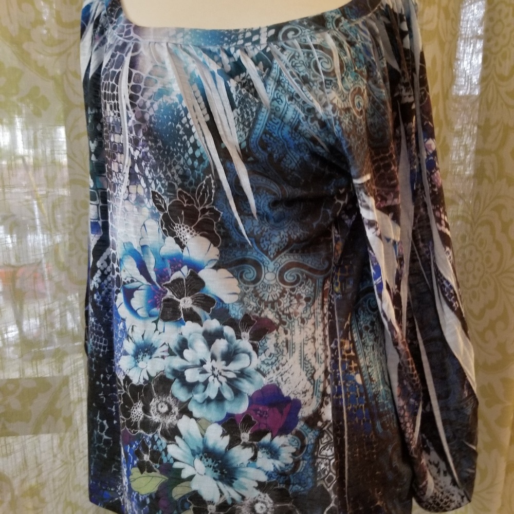 Beautiful flowing blue printed top 3/4 sleeve